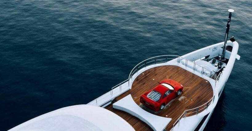 ที่สุดของที่สุดความรวย กับการนำ Ferrari F40 ไว้บนเรือซูเปอร์ยอทช์