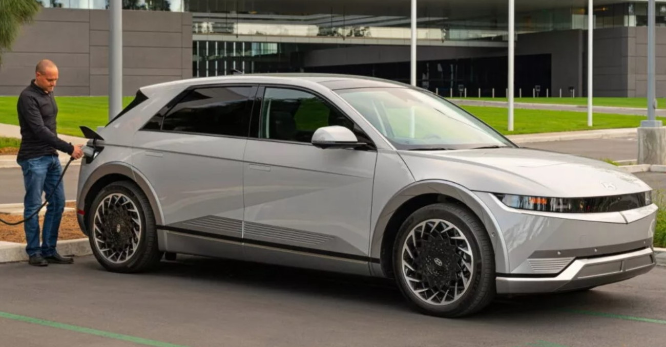 Hyundai กำลังพิจารณาใช้มาตรฐานการชาร์จของ Tesla