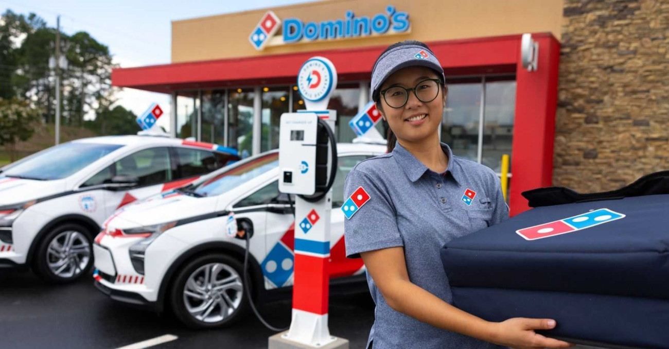 Domino's พิซซ่า มุ่งใช้รถไฟฟ้า Chevrolet Bolt ถึง 1,156 คัน ภายในปี 2023