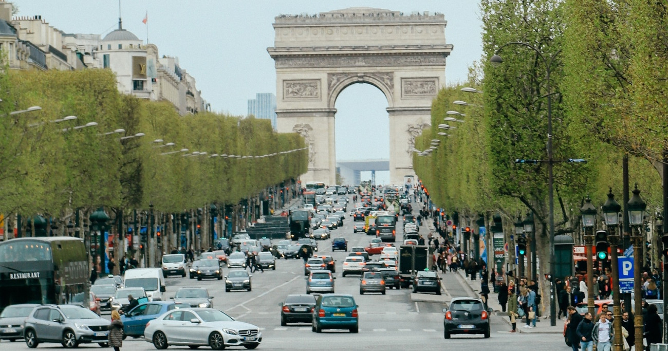 ปารีสเคี่ยวอีกรอบ เก็บค่าจอดรถอเนกประสงค์ SUV แพงกว่าเดิม หวังลดมลพิษในเมืองให้ลดลง