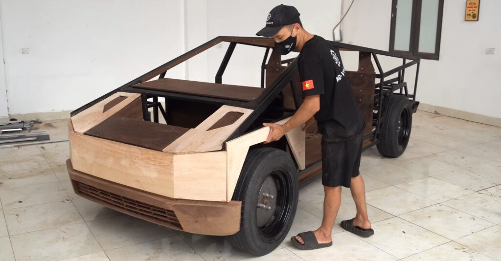 Wooden Tesla Cybertruck ทำจากไม้ เหมือนไหม ?