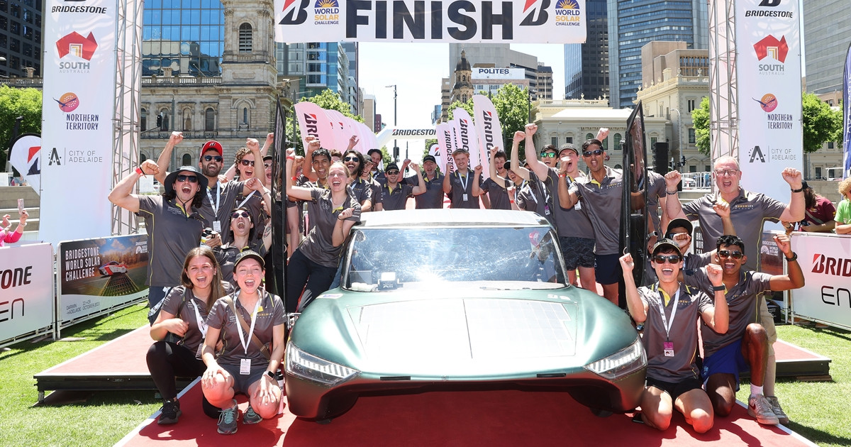 บริดจสโตน ฉลองชัยชนะทีมผู้คว้าชัยในการแข่งขันรายการ 2023 Bridgestone World Solar Challenge พร้อมเปิดตัวเทคโนโลยี ENLITEN® 