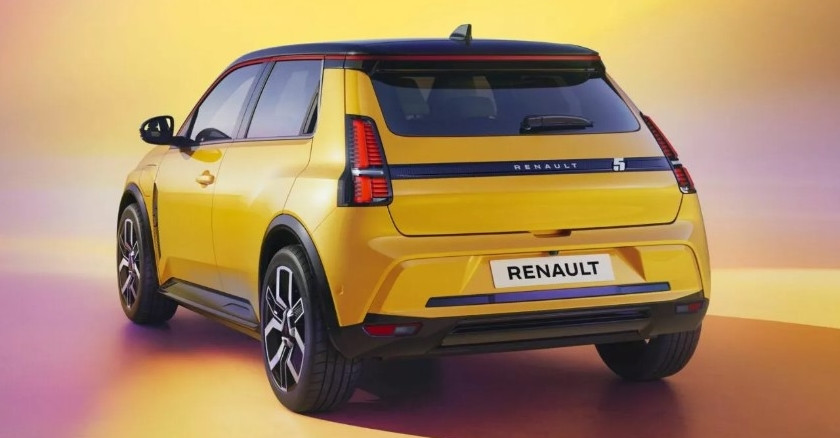 หลังเปิดตัวรถไฟฟ้า Renault 5 E-Tech มีคนลงรายชื่อรอแล้ว 50,000 คน