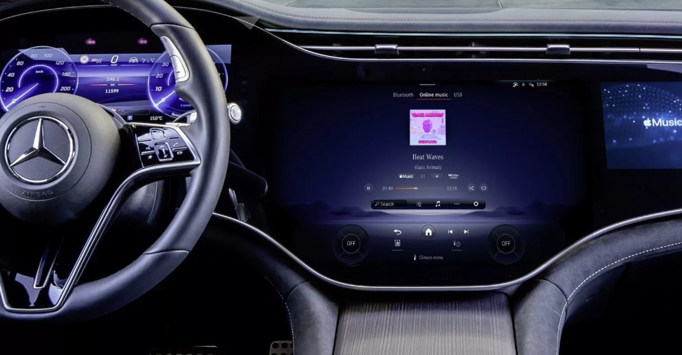 Mercedes-Benz เผยจะไม่ใช้ Apple CarPlay แบบเต็มรูปแบบในทุกหน้าจอบนแดชบอร์ด
