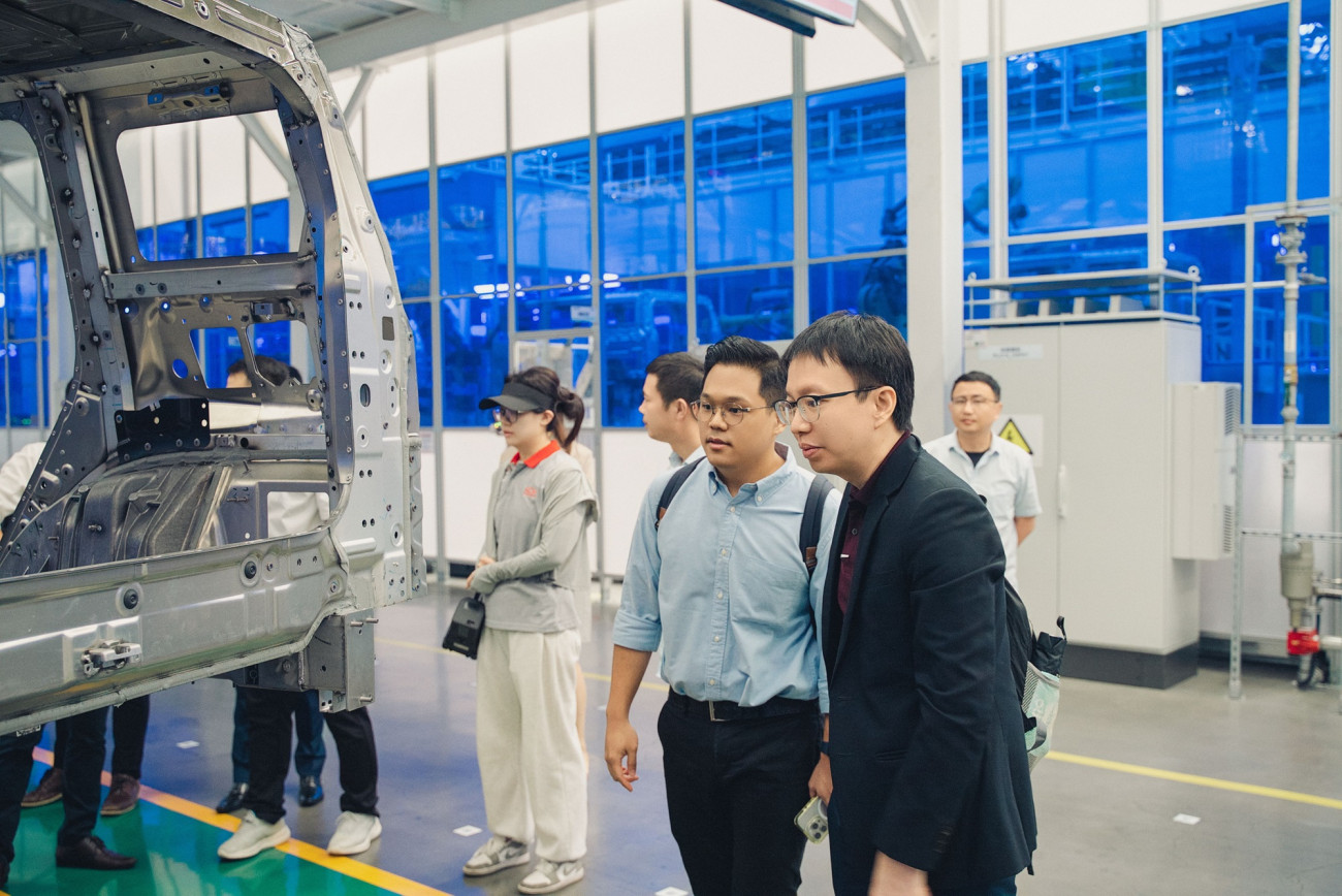 โอโมดา แอนด์ เจคู ตอกย้ำมาตรฐานการผลิตรถยนต์พลังงานใหม่  เชิญ 3 กระทรวงจากไทย เยี่ยมชมโรงงานระบ AI ในประเทศจีน