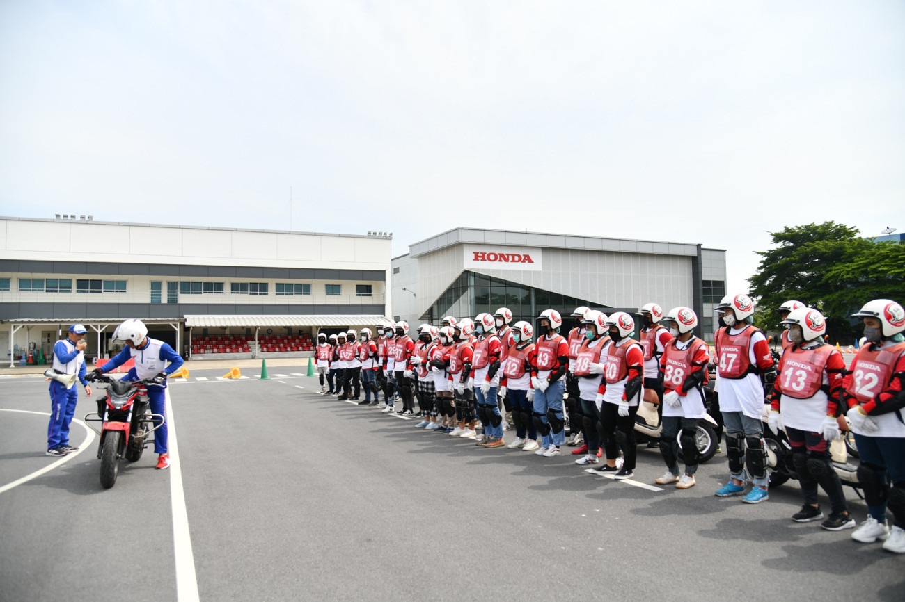 ไทยฮอนด้า สานต่อโครงการ “ชุมชนปลอดภัย”  มุ่งให้ผู้ใช้รถจักรยานยนต์ในชุมชนขับขี่อย่างถูกต้องและปลอดภัย