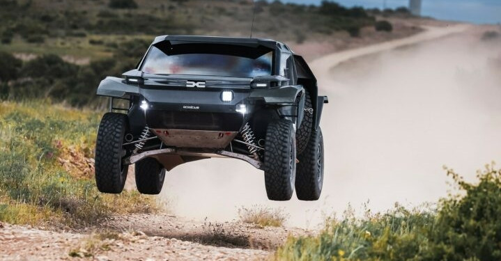 Dacia Sandrider วิ่งทดสอบก่อนเข้าแข่งขัน Dakar Rally ปี 2025