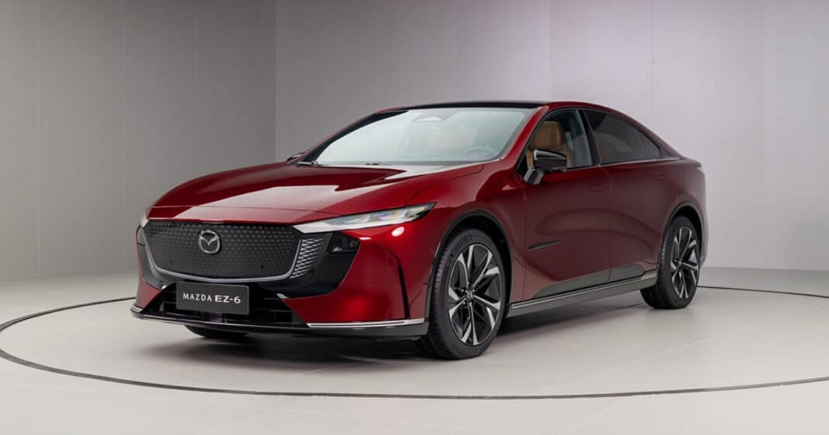 Mazda EZ-6 พร้อมเปิดตัวในจีน มาทั้งในแบบรถไฟฟ้า EV และมีเครื่องยนต์ปั่นไฟ