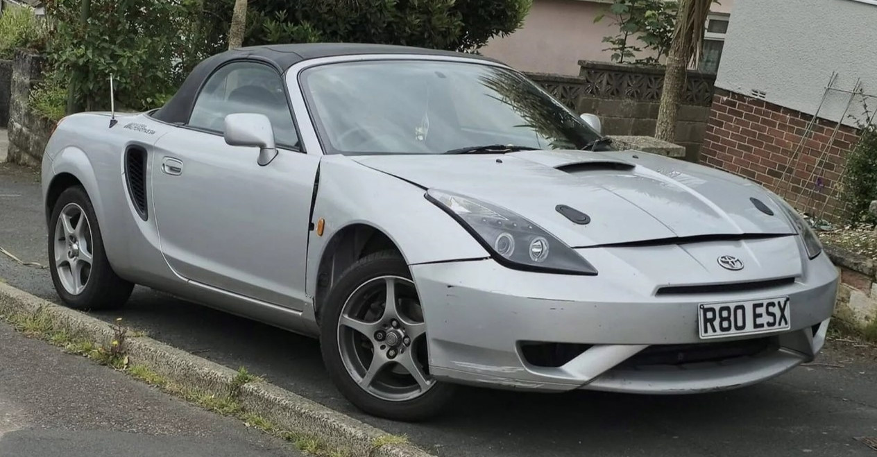 Toyota Celica-MR2 รวมร่างแบบไม่ค่อยลงตัวเท่าไหร่