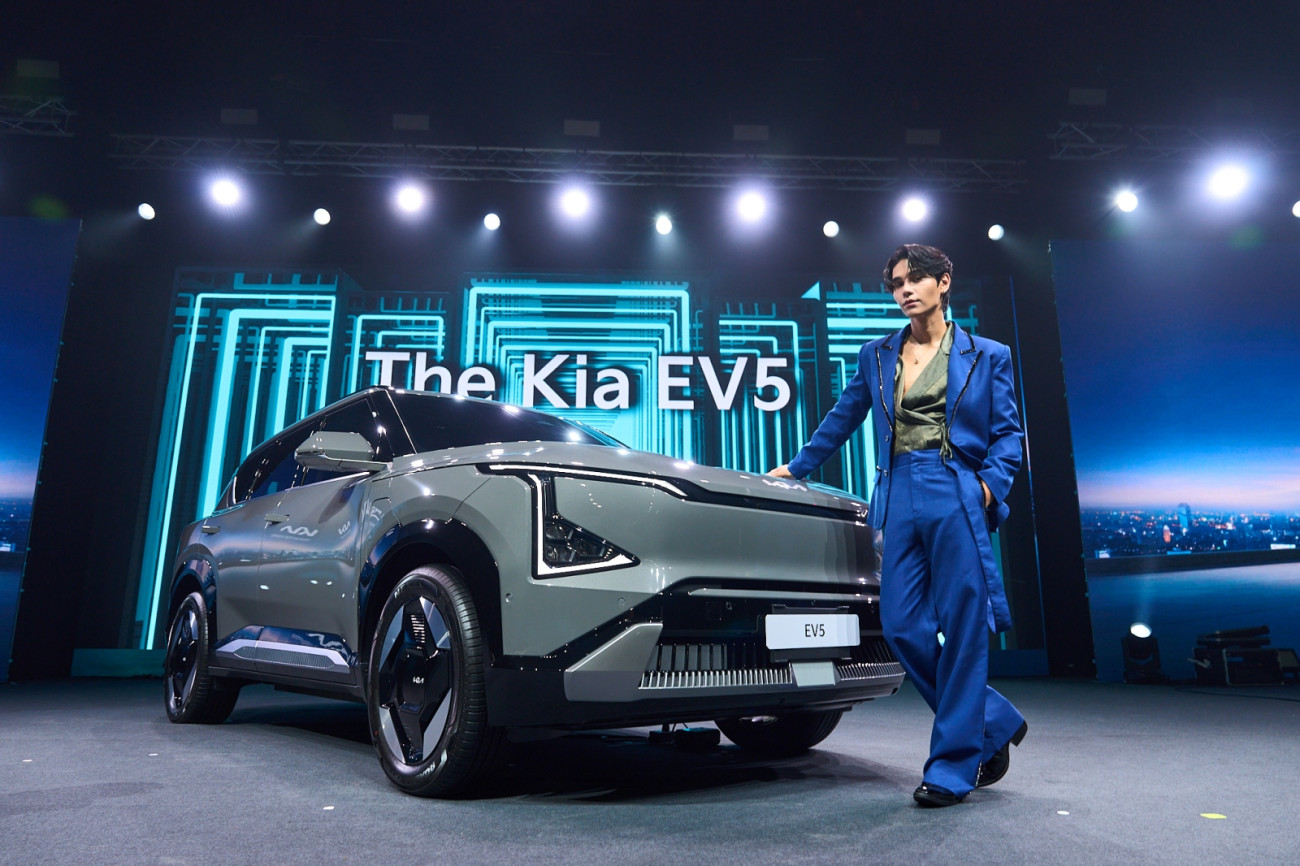 "เกีย เซลส์ (ประเทศไทย)" แทคทีม "เจฟ ซาเตอร์" ในงาน "Make A Bold Move With The Kia EV5"  จัดเต็มกับมินิคอนเสิร์ต ฉลองการทรานส์ฟอร์มแบรนด์และความสำเร็จ