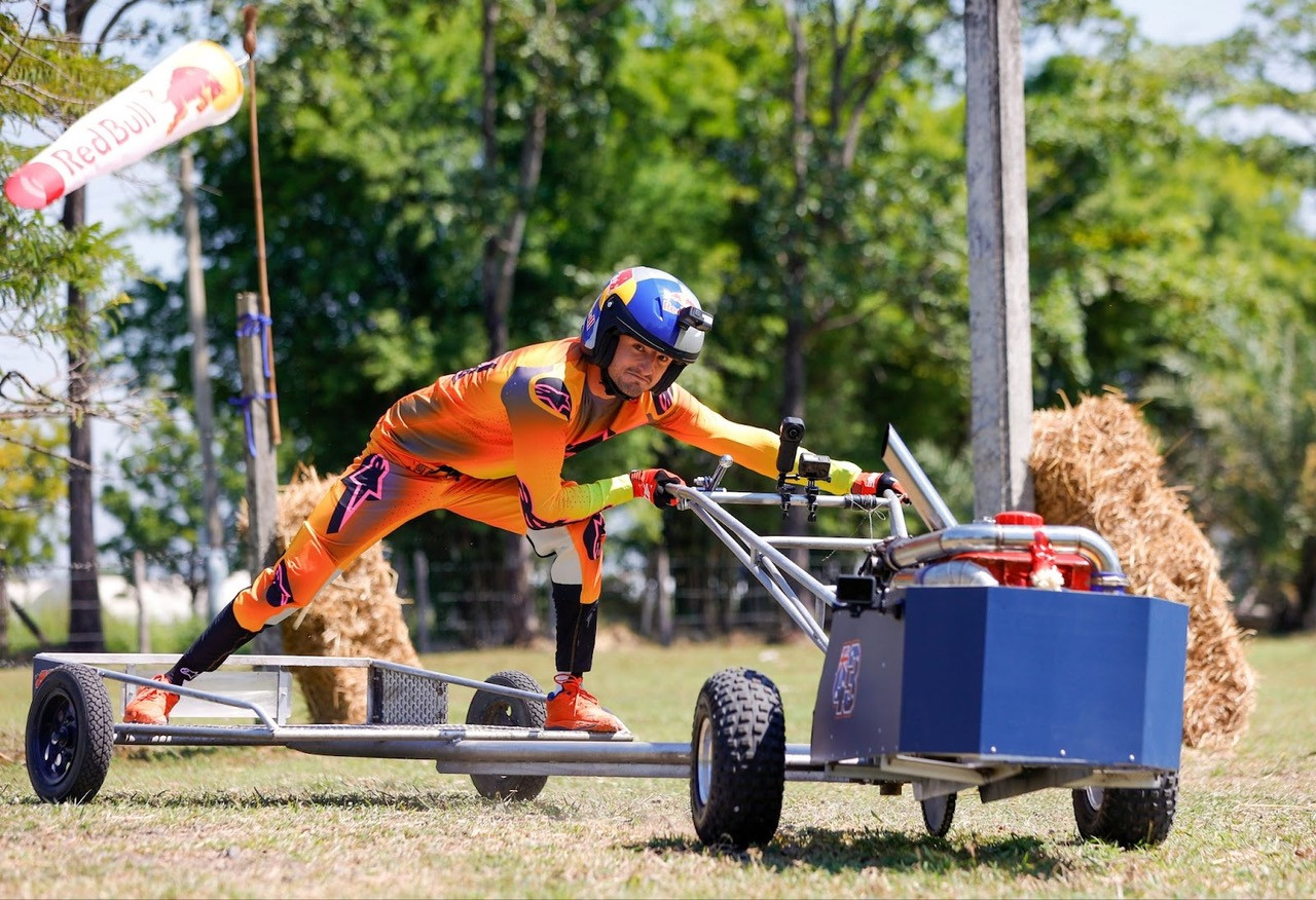 นักแข่ง Red Bull KTM Factory Racing โชว์ฟอร์มซิ่งรถกระแทะ ด้วยความเร็วกว่า 100 กม/ ชม. ก่อนลุยศึก Thailand GP