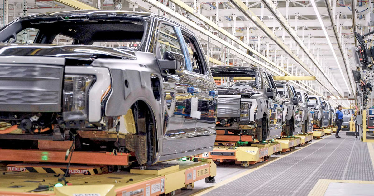 Ford ลดกำลังการผลิตรถยนต์ไฟฟ้า หลังความต้องการตลาดดิ่งลงในยุโรปและสหรัฐฯ 