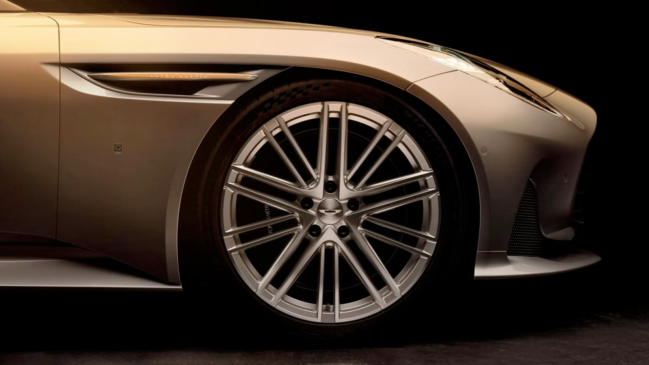 Aston Martin DB12 Goldfinger Edition 