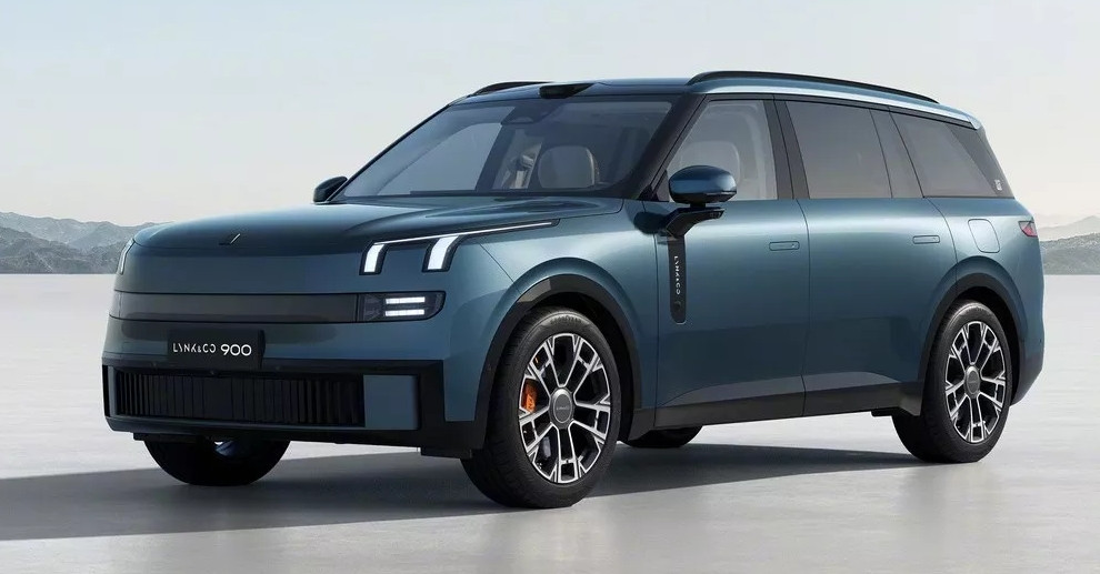 Lynk & Co 900 รถ PHEV ที่มีหน้าจอ 6K ขนาด 30 นิ้ว สองจอ