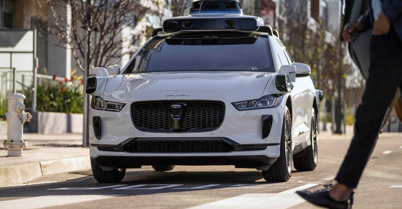 Waymo อาจขาย "รถไร้คนขับ" ให้คุณได้ในอนาคต