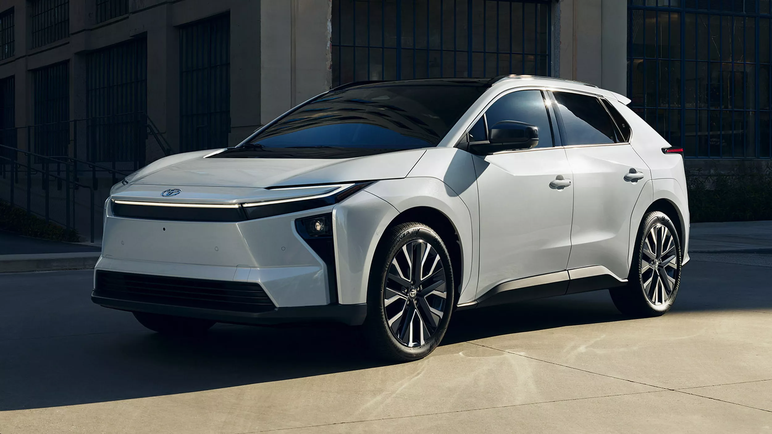 Toyota bZ ใหม่ วิ่งไกลขึ้น แรงขึ้น พร้อมเปลี่ยนชื่อใหม่จาก bZ4X