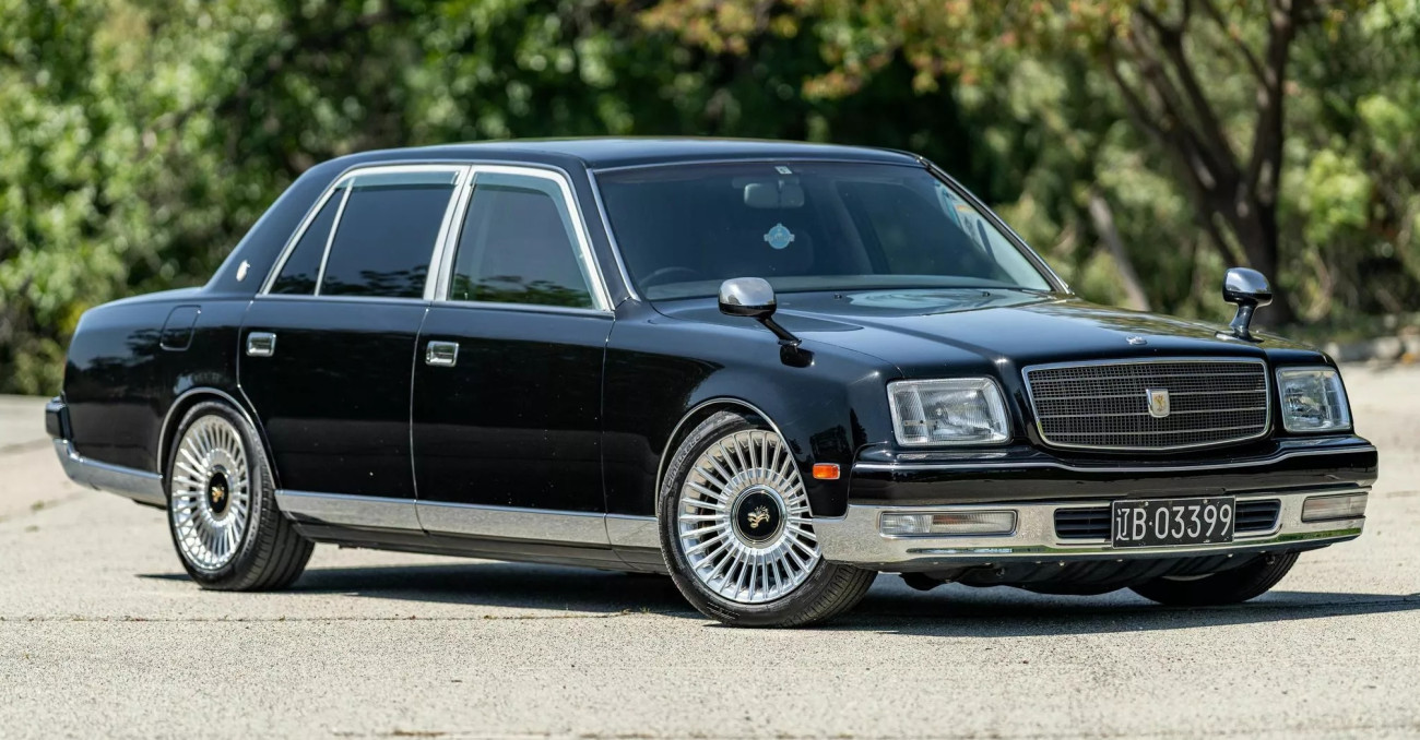 Toyota Century V12 รถซีดานหรูระดับตำนานจากญี่ปุ่น ในราคามือสองเท่ารถ Corolla