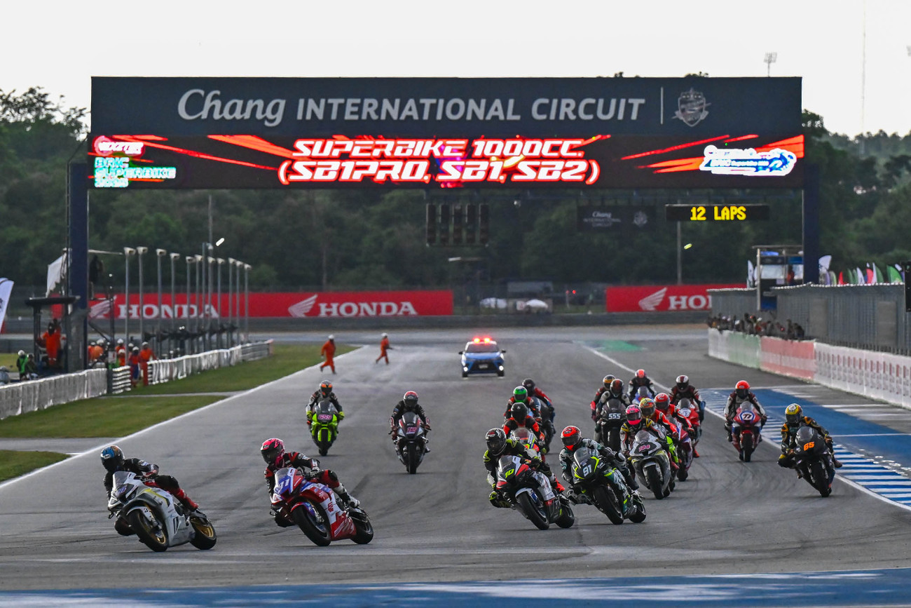 เกมพลิก!  NEXZTER BRIC Superbike แลกกันสุดมันส์ “อนุชา” โชว์เก๋า ซิ่งแทร็กฝนคว้าชัยรุ่นใหญ่เปิดหัวฤดูกาล