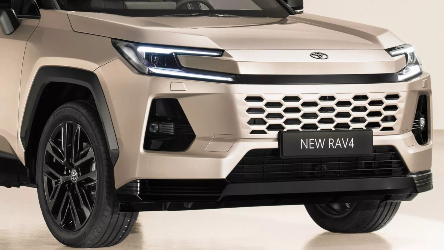 ผู้ผลิตรถยนต์มอง PHEV เป็นสะพานสู่ EV แต่ไม่ต้องการเพิ่มระยะไฟฟ้าจนต้นทุนพุ่ง