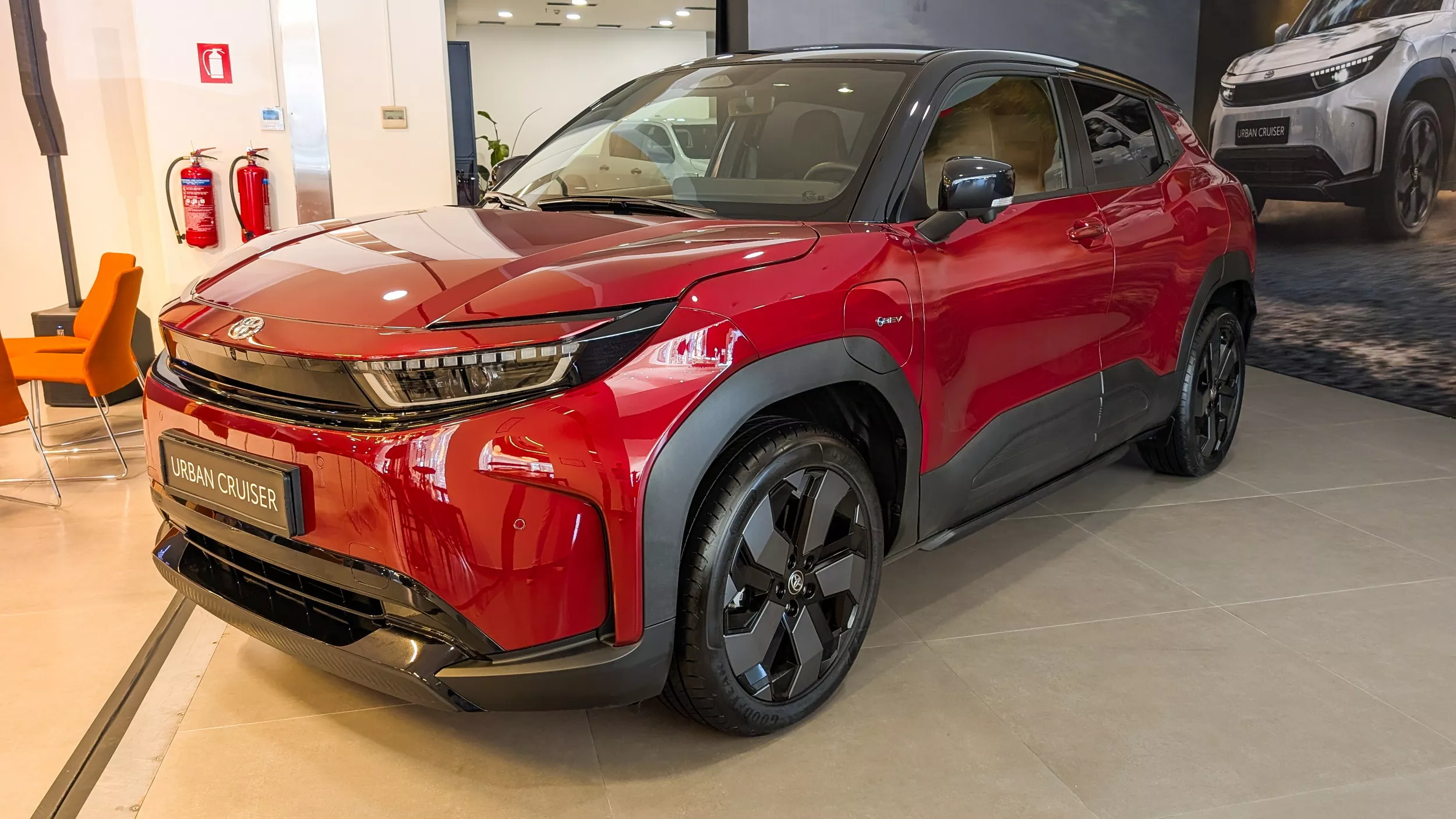 Toyota Urban Cruiser EV รถ SUV ไฟฟ้ารุ่นเล็กสุด ที่ซ่อนดีเอ็นเอ Suzuki พร้อมกลิ่นอาย Land Cruiser