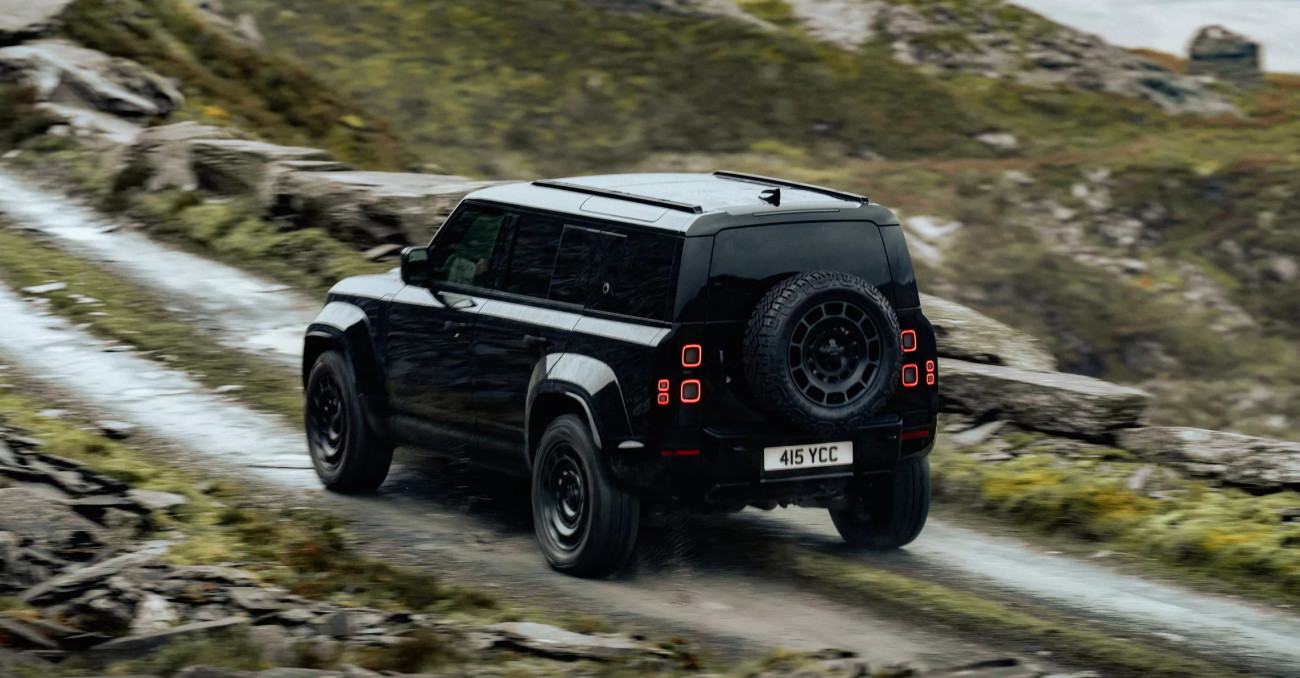 Land Rover Defender OCTA Black เปิดตัวอย่างดุดัน พร้อมขุมพลัง 626 แรงม้า