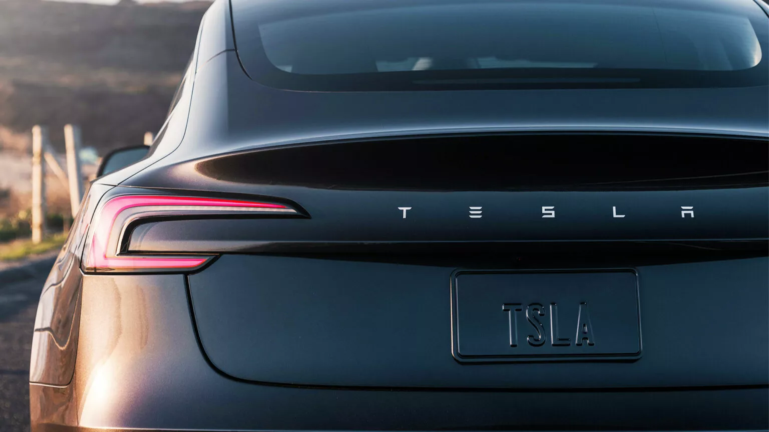 Tesla เปลี่ยนท่าที ชวนซื้อ EV ก่อนเครดิตภาษีหมดอายุ