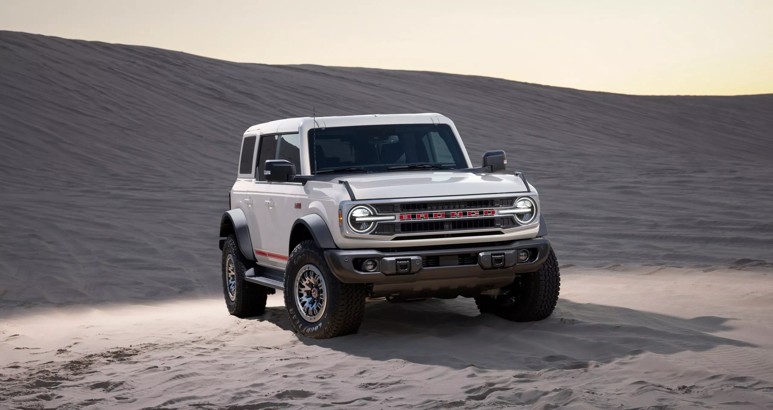 Ford เปิดตัว Bronco รุ่นพิเศษฉลองครบรอบ 60 ปี ย้อนยุคเต็มสไตล์พร้อมดีไซน์สุดคลาสสิก