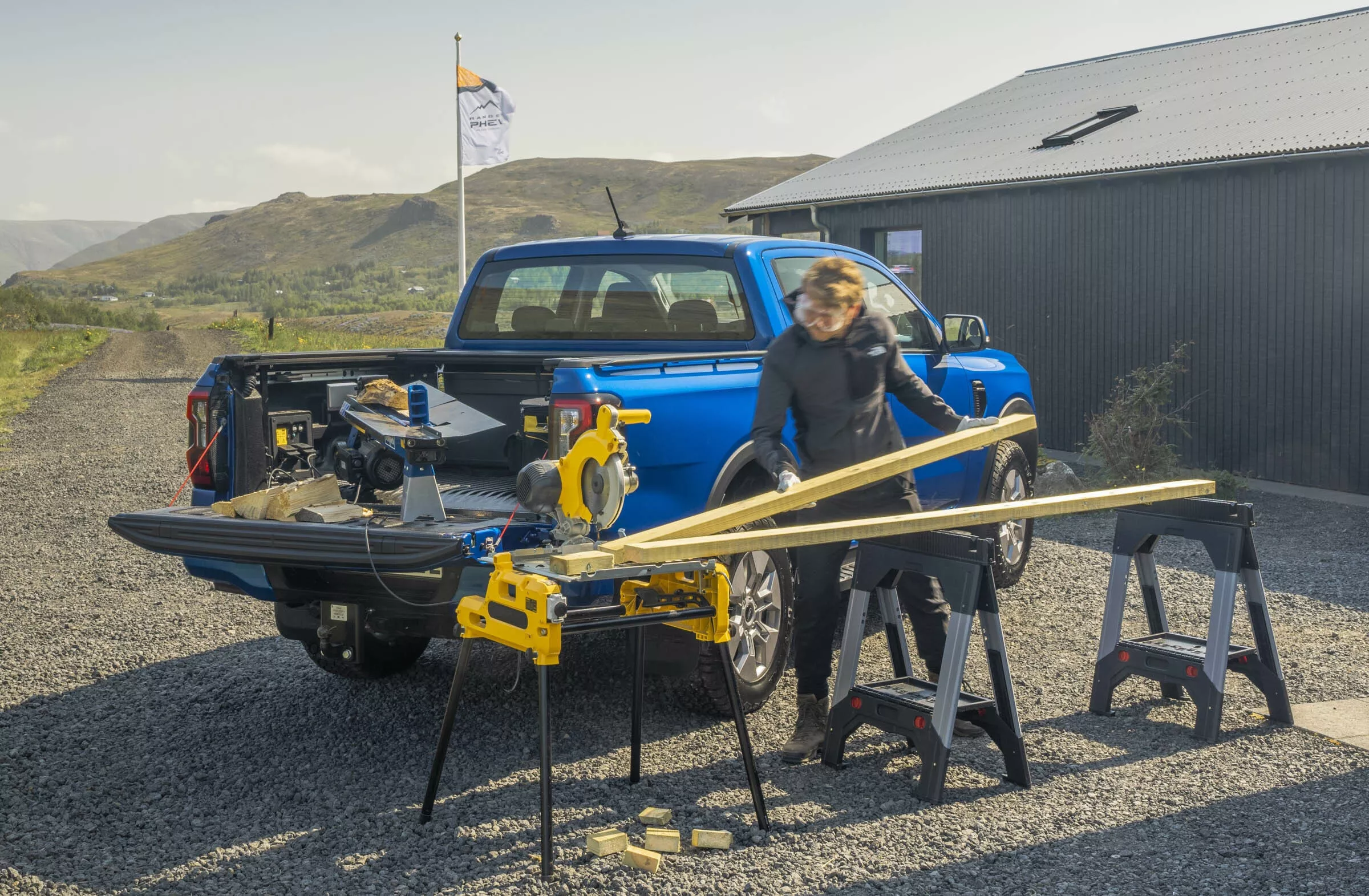 Ford เปิดตัว Ranger PHEV ใหม่ พร้อมฟีเจอร์จ่ายไฟฟ้าได้แบบรถ EV แม้ยังไม่มีขายในสหรัฐฯ