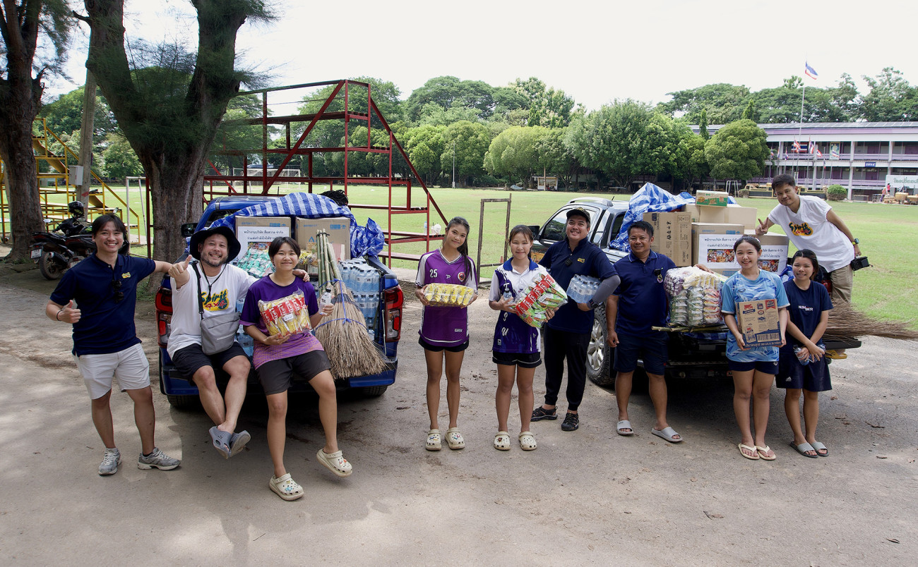 “คนไทยไม่เคยทิ้งกัน” SPIRIT 4x4 ลุยน้ำท่วมให้กำลังใจผู้ประสบภัย จังหวัดน่าน