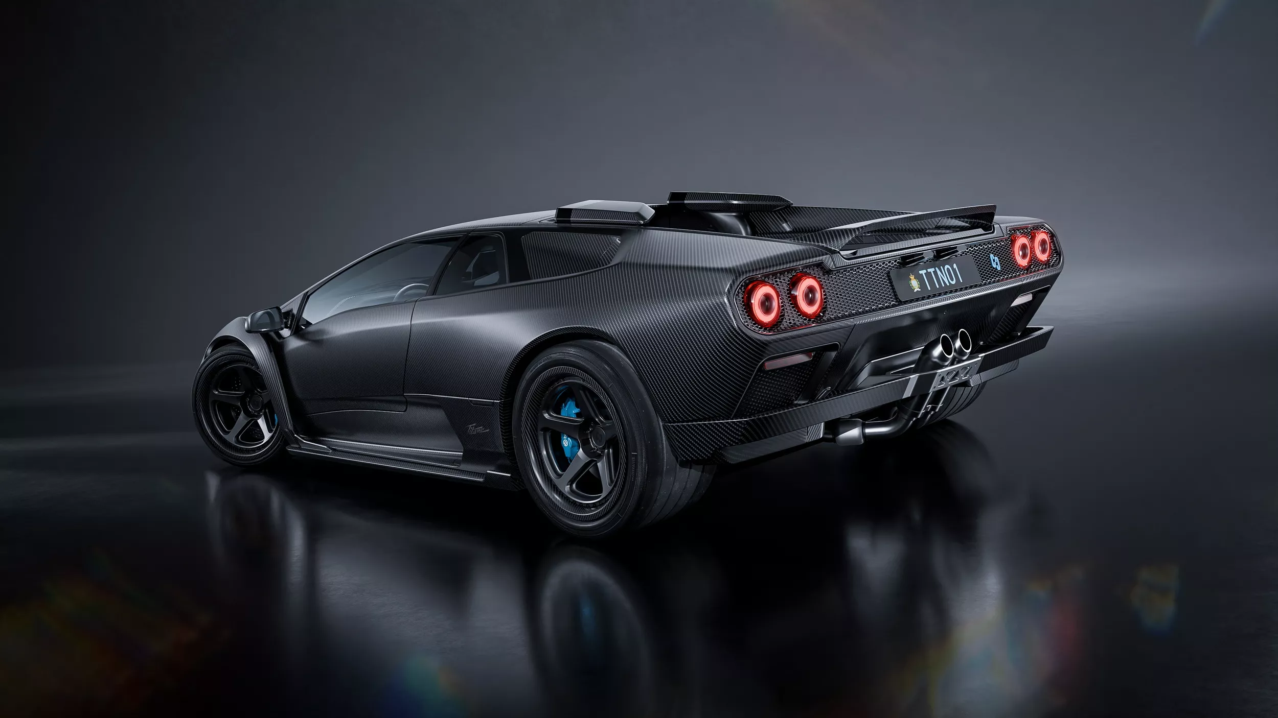 Eccentrica เปิดตัว Lamborghini Diablo Restomod รุ่นพิเศษ Pacchetto Titano พร้อมเวอร์ชันสุดลิมิเต็ด Rose Phoenix และ Green Dragon