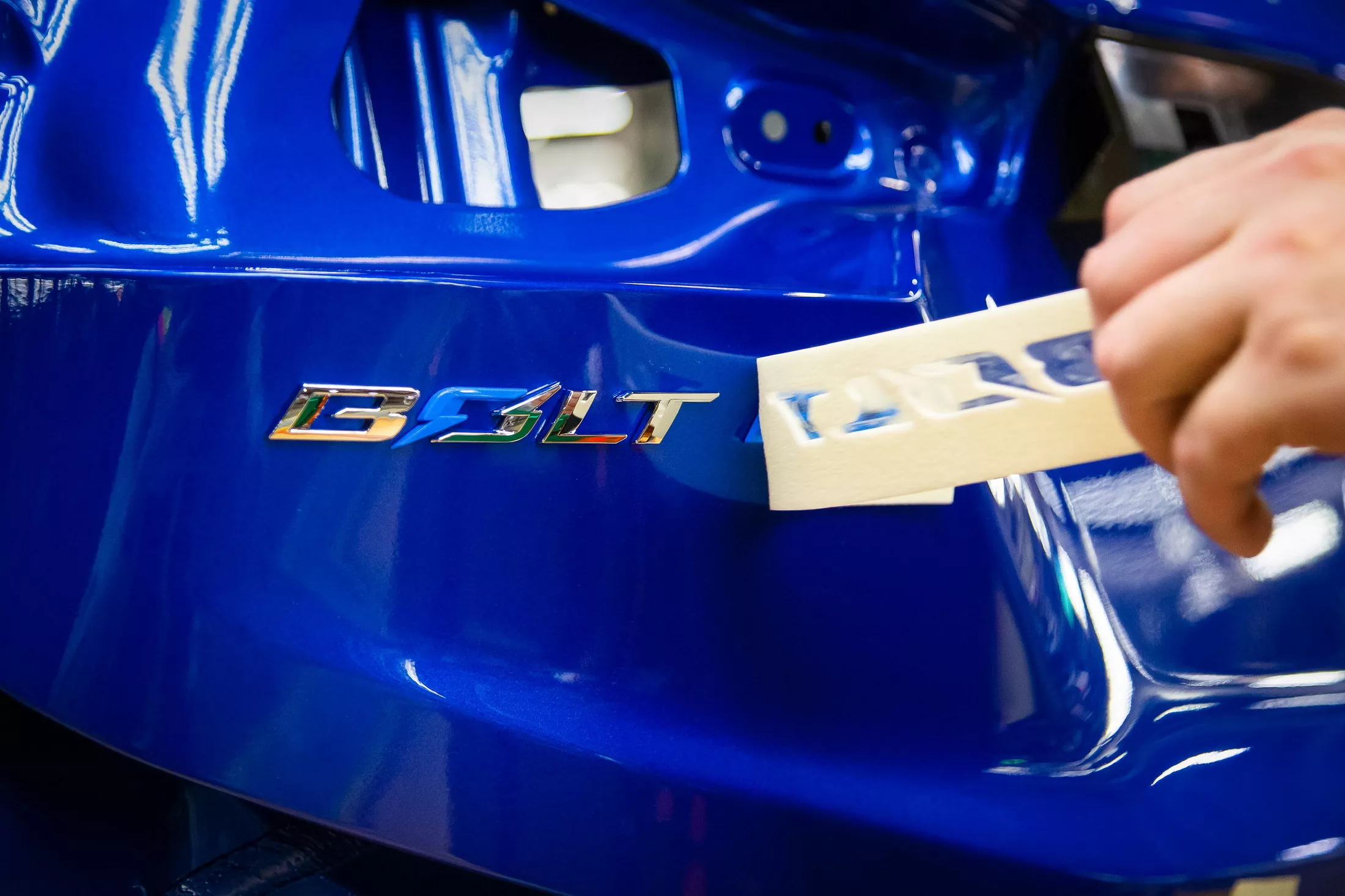 EV ราคาถูกสุดของ GM เริ่มต้นด้วยแบตเตอรี่จากจีน