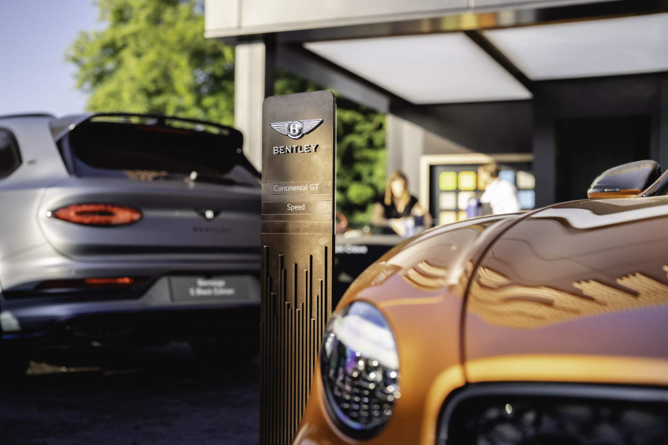 เบนท์ลีย์ มอเตอร์ส ร่วมงาน Goodwood Festival of Speed กับการเผยโฉมอัตลักษณ์แบรนด์ใหม่ พร้อมเปิดตัว Bentayga Speed รุ่นล่าสุดเป็นครั้งแรกในอังกฤษ