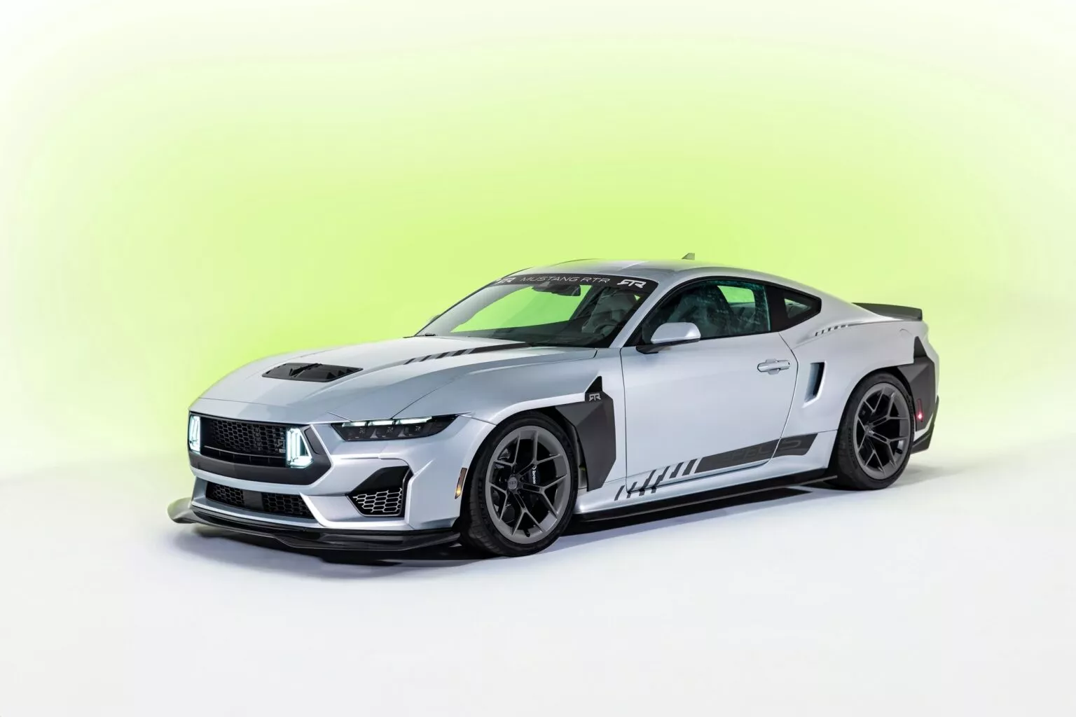 RTR Mustang Spec 5 ใหม่ แรงระดับซูเปอร์คาร์ ในราคาพอ ๆ กับ Porsche 911