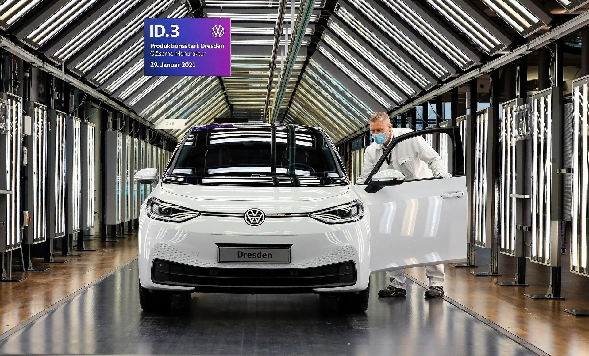 Volkswagen ปลดพนักงานหลายร้อยรายจากปัญหาวินัยท่ามกลางวิกฤติการผลิตที่ถาโถม