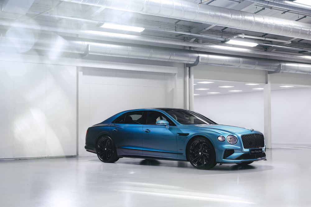 เบนท์ลีย์ มอเตอร์ส เปิดตัว Flying Spur ‘Ombré’ คันแรกกับออปชันทำสีสุดเอ็กซ์คลูซีฟที่มีมูลค่าสูงที่สุดของแบรนด์