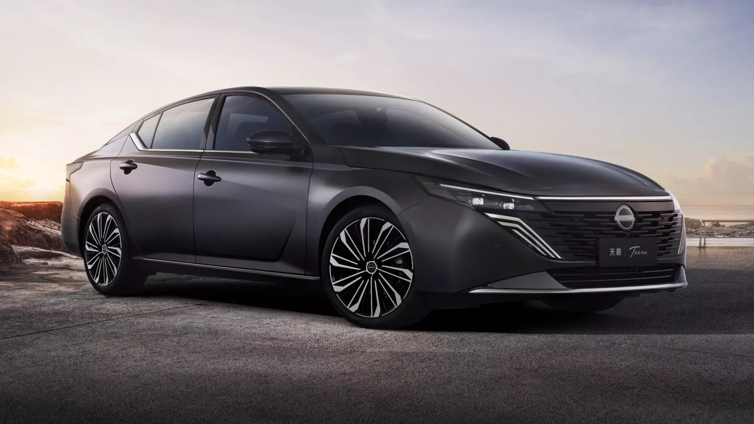 Nissan เปิดตัวรถยนต์ซีดานใหม่สองรุ่นในจีน พร้อมเวอร์ชันปลั๊กอินไฮบริด แต่ไม่ทำตลาดนอกประเทศ