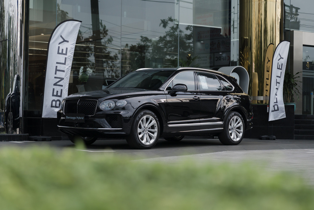 เบนท์ลีย์ แบงค็อก เปิดโชว์รูมแฟลกชิปกลางกรุง รับแขกวีไอพีร่วมงาน Bentayga Azure Hybrid Private Viewing พร้อมมอบแคมเปญรถสต็อกแห่งปี