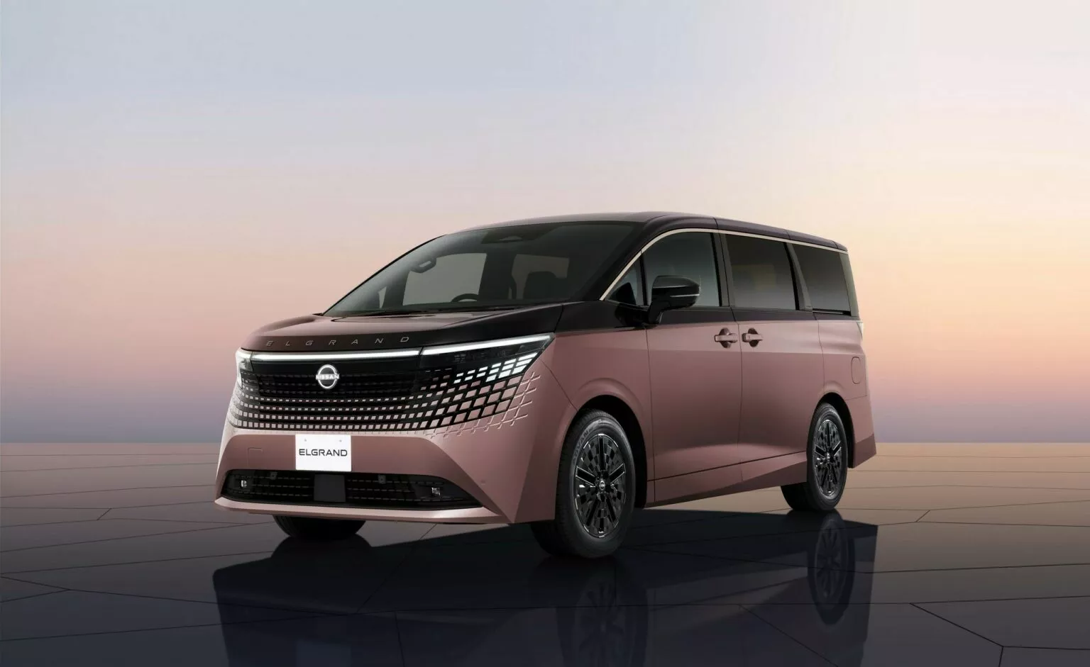 Nissan Elgrand รุ่นใหม่ พลิกโฉมมินิแวนหรูด้วยดีไซน์สุดล้ำ ระบบขับเคลื่อน e-POWER เจเนอเรชันใหม่