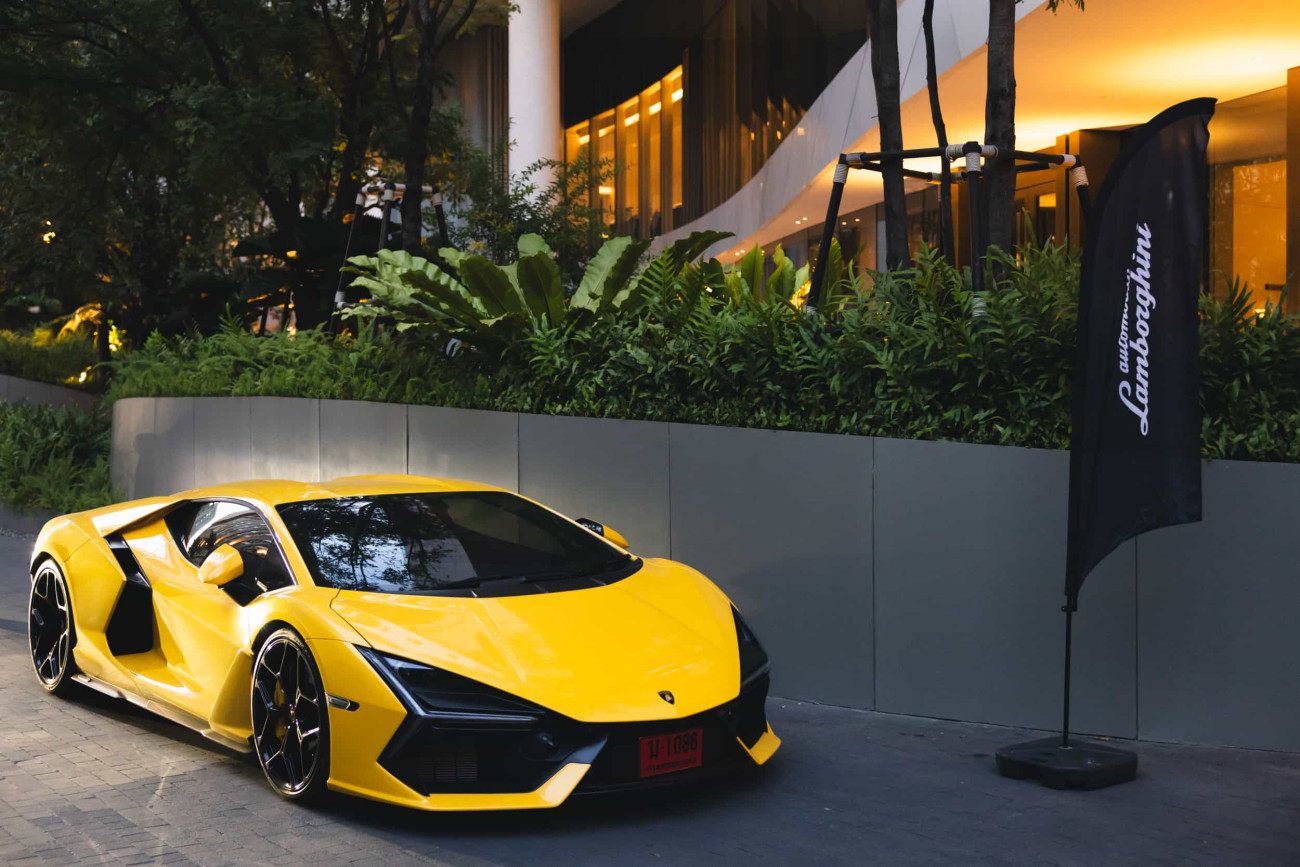 LAMBORGHINI NIGHT 2025: BLACK AND WHITE GLAMOUR ค่ำคืนแห่งสไตล์และความสำเร็จ ส่งท้ายปีสุดยิ่งใหญ่ด้วยการเปิดประมูลผลงานศิลป์ เพื่อสมทบทุนจัดซื้อ