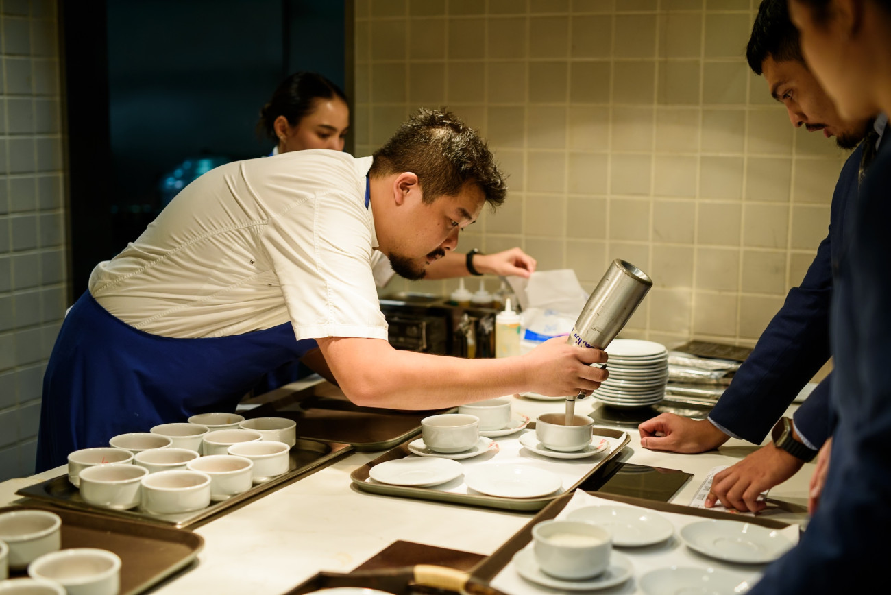 ‘โกท’ ร้านหนึ่งดาวมิชลิน โชว์ฝีมือรังสรรค์อาหาร สะท้อน “ศาสตร์แห่งการผสมผสาน” ด้วยแรงบันดาลใจจาก “วัสดุคอมโพสิต” ในงาน Michelin Asia Pacific Media Day