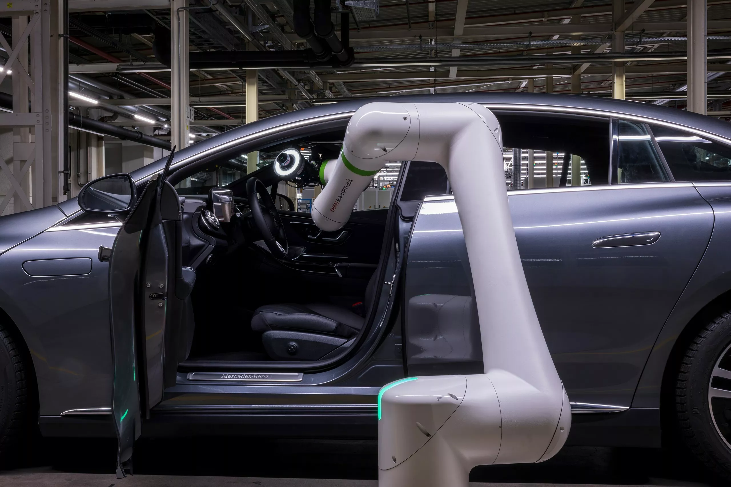 Mercedes-Benz-humanoid