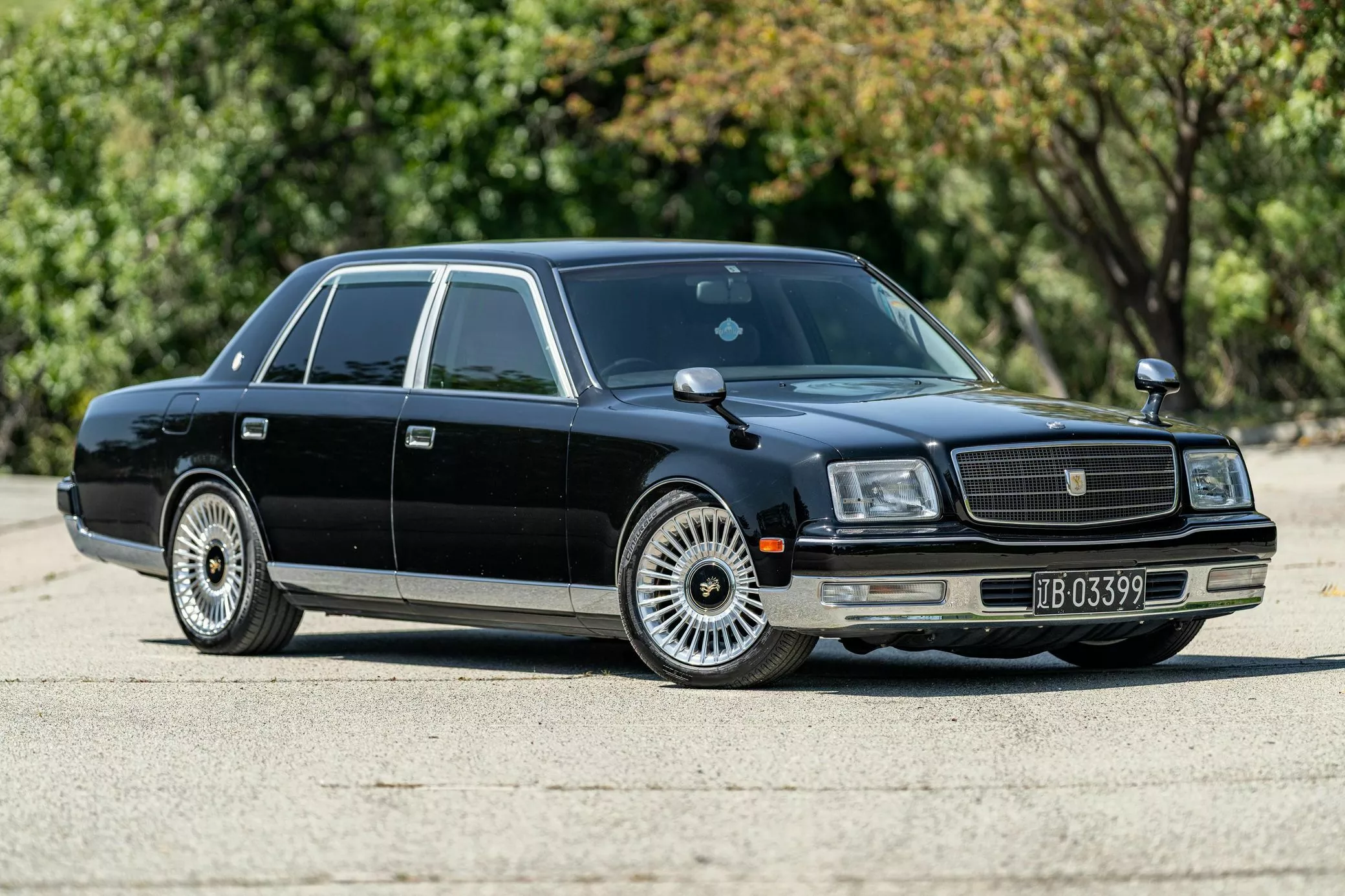 Toyota Century V12