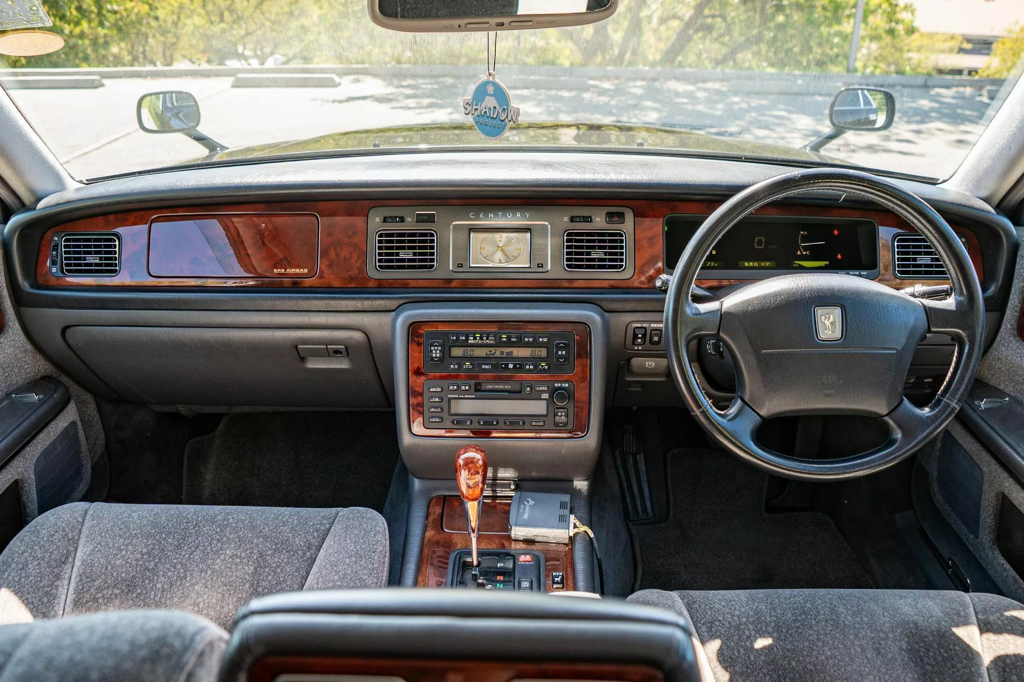 Toyota Century V12
