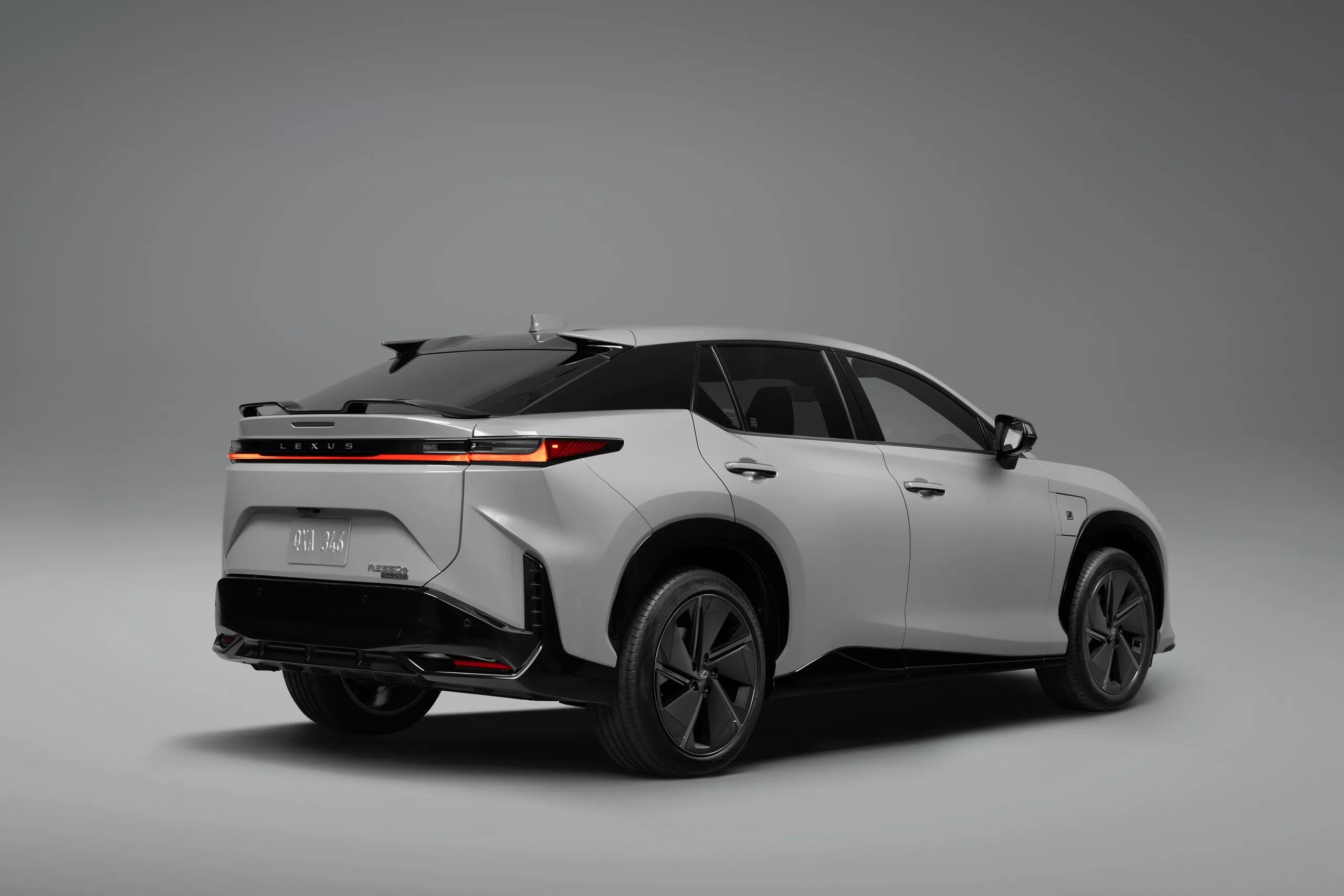  Lexus RZ