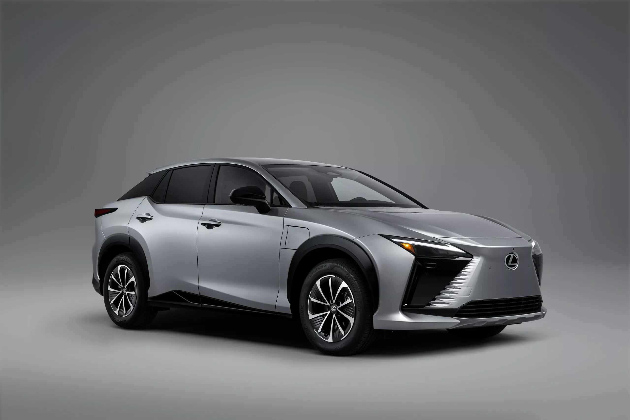  Lexus RZ