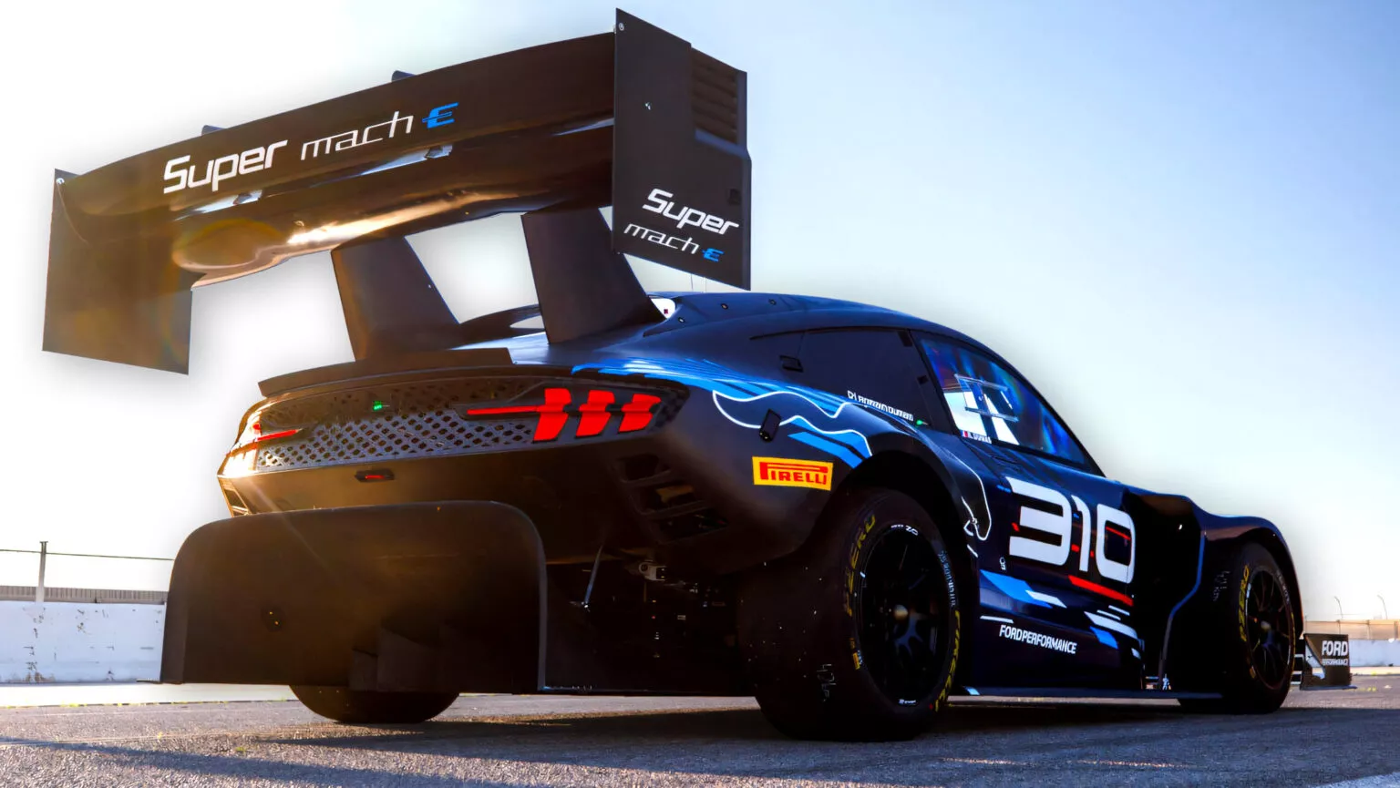 Ford กำลังพา Mustang Mach-E