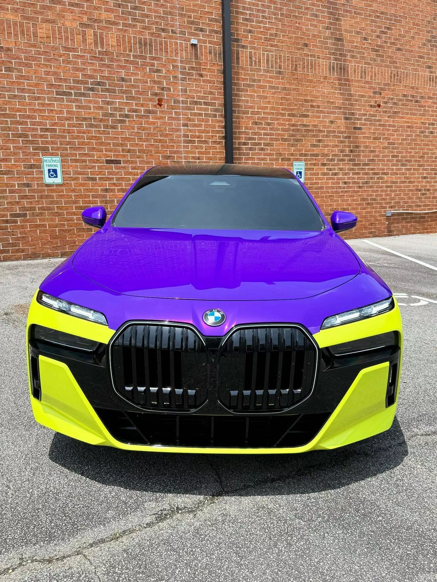 BMW 740i