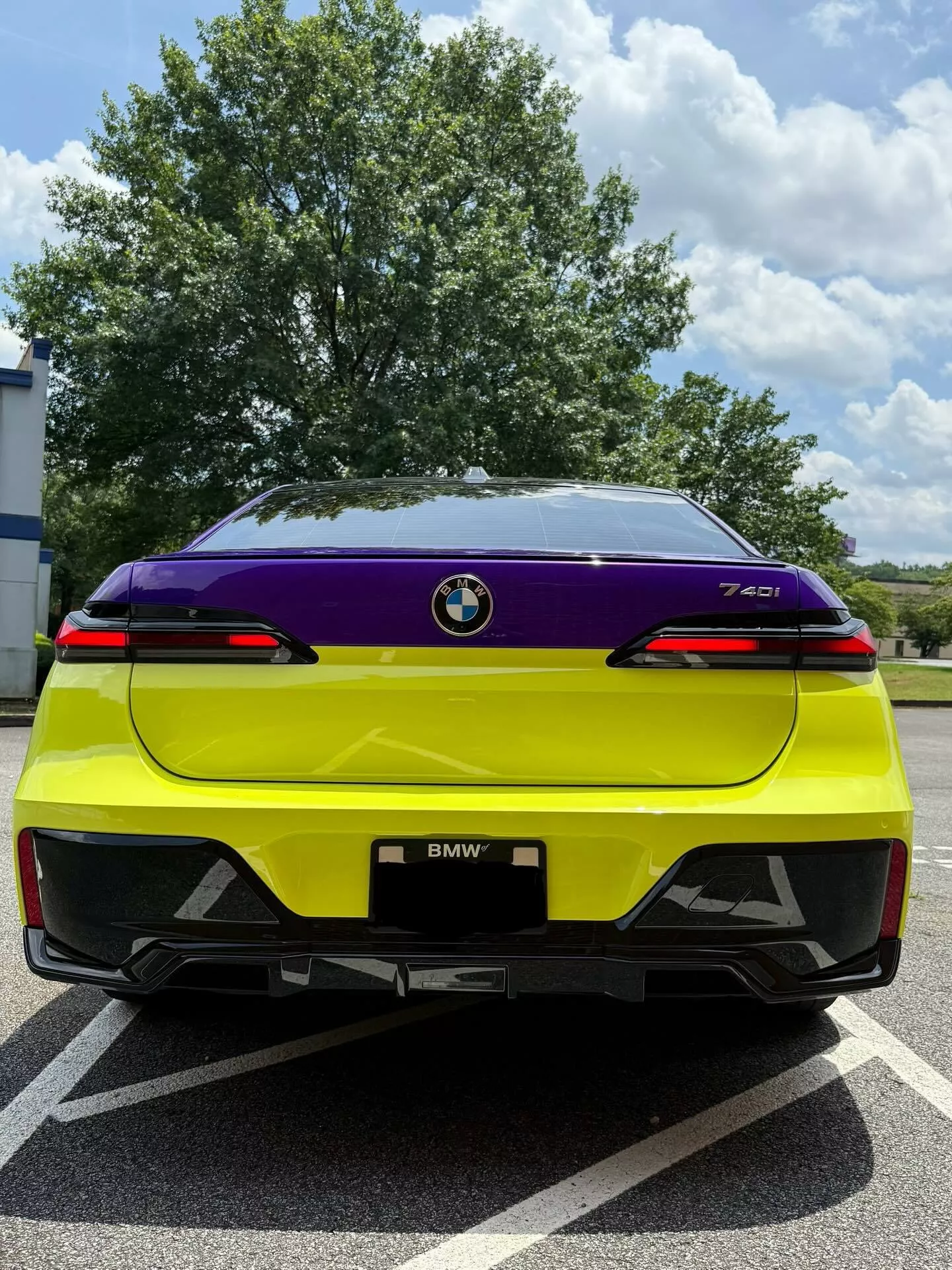BMW 740i