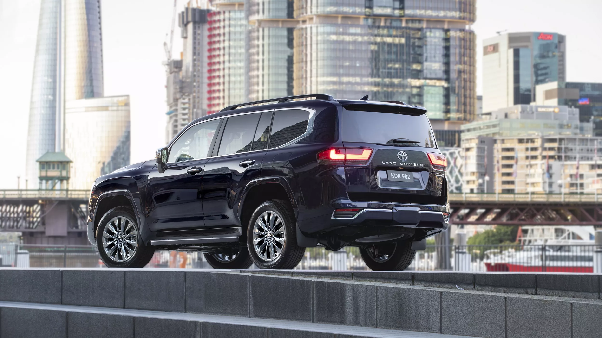 Toyota Land Cruiser 300 Series