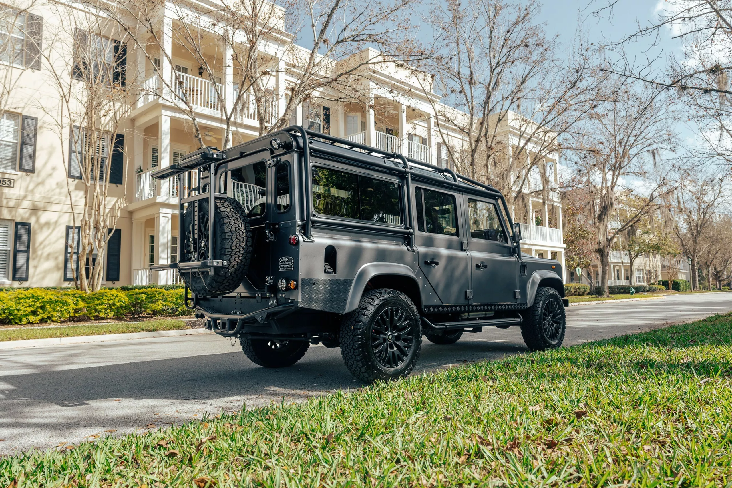 Land Rover Defender 110